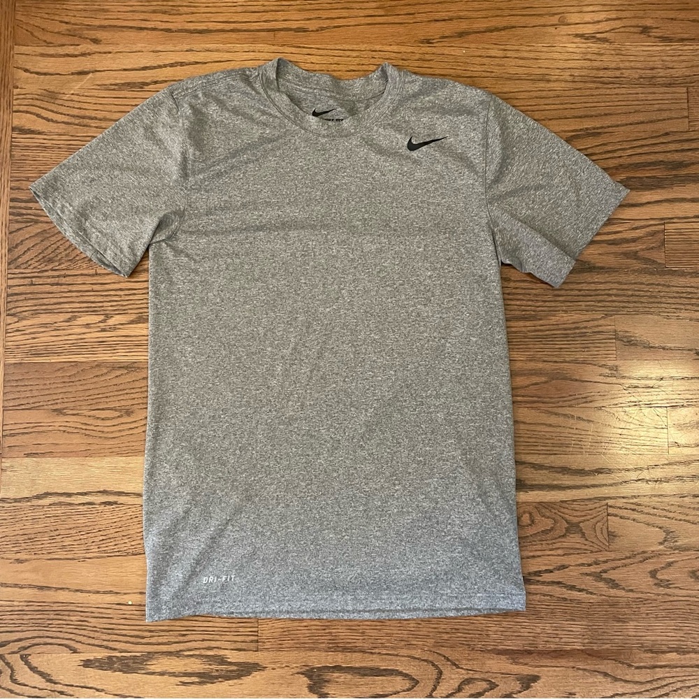 Nike Men's Heather Gray Short Sleeve The Tech Tee T-Shirt Size S